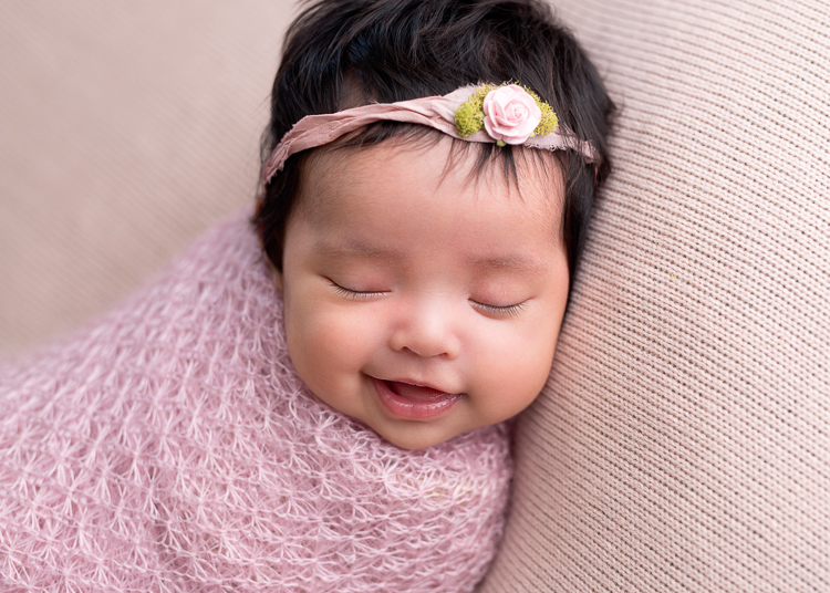 San Diego Newborn photographer. 5 weeks old baby.